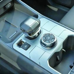 Rely desembarca en el país con una singular pick up mediana para el segmento de una tonelada de carga. 
