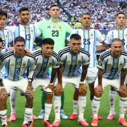Jugadores argentinos posan para una foto de equipo antes del partido de dieciseisavos de final de la Copa Mundial de la FIFA 2026 entre Argentina y Cabo Verde en el Estadio de Miami. | Foto:Robert Cianflone/Getty Images/AFP