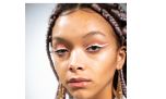 Delineador de ojos blanco: qué efecto genera este truco de maquillaje