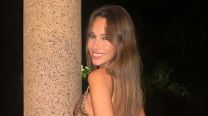 Rodeada de los exjugadores de la selección, Pampita dio cátedra de estilo en Miami: top albiceleste y palazzo
