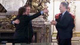 Oficialismo mediático: la operación para echar a Adorni y salvar a Milei