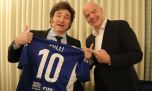 Milei sacó pecho en redes sociales con una camiseta que le firmó Haaland