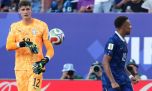 Venganza insólita: el pelotazo del arquero paraguayo a Mbappe tras ser eliminado en el Mundial