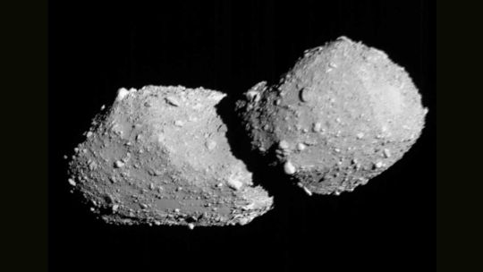 Japón difundió una imagen inédita del asteroide Torifune y su “apariencia peculiar” a través de la JAXA