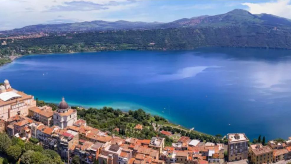 León XIV vuelve a Castel Gandolfo