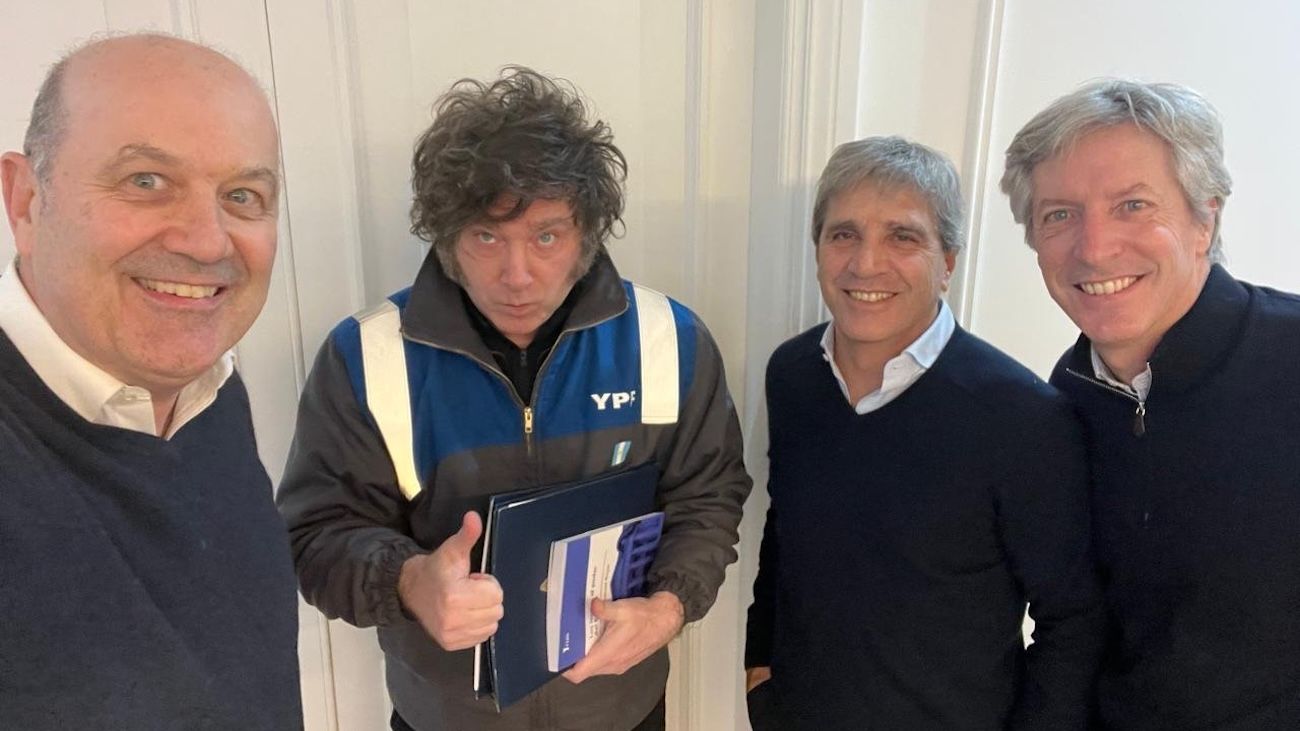 Federico Sturzenegger, Javier Milei, Luis Caputo y Santiago Bausili
