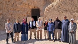 El equipo de investigadores argentinos que está trabajando en Egipto.