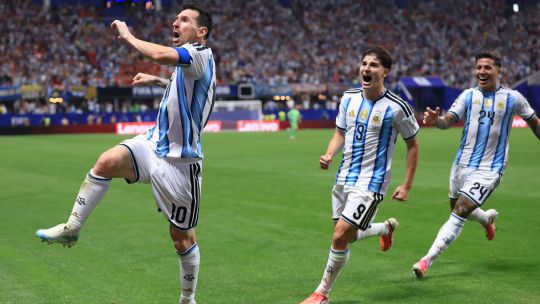 Argentina produce epic World Cup fightback to beat Egypt, reach quarters