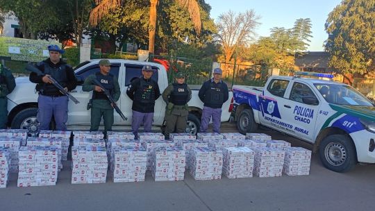 Contrabando en la costa del Bermejo: persecución, autos abandonados y 41 cajas de cigarrillos secuestradas