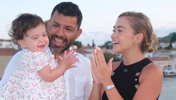 El tierno mini look de Olivia, la hija de Sofía Calzetti y el Kun Agüero, para alentar a la selección