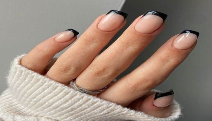 Uñas esmoquin: el diseño black and white sofisticado ideal para el invierno