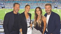 Diego Simeone, Carla Pereyra, David y Victoria Beckham