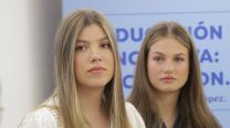 La princesa Leonor y la infanta Sofía dieron cátedra de cómo lucir el jean wide leg en clave royal 