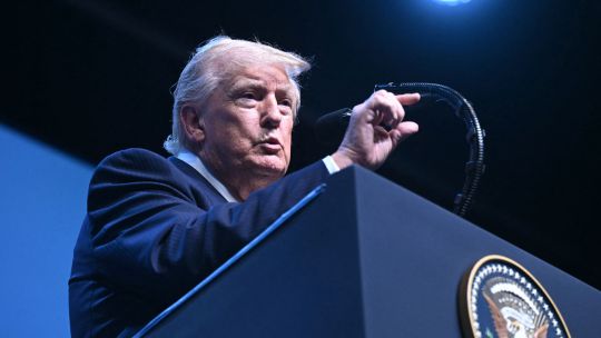 Trump provocó tensión en la OTAN y pidió cortar el vínculo comercial con España