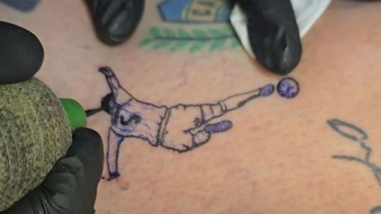 Locura por la Selección: se tatuó el heroico quite de Leandro Paredes ante Egipto
