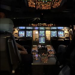 Visita al el Centro de Formación y Entrenamiento de Aerolíneas Argentinas (CEFEPRA), ubicado en Ezeiza.