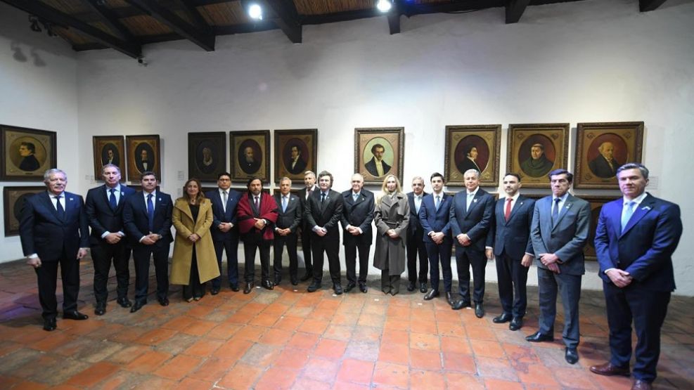 Juan Pablo Valdés con milei en tucumán
