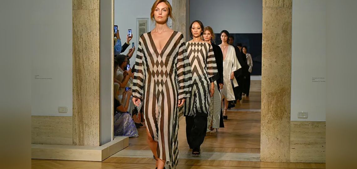 El debut de Maria Grazia Chiuri en Fendi: una Alta Costura entre la materia y el tiempo