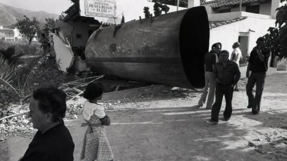 La catástrofe de Los Alfaques: el recuerdo tenebroso que reavivó la tragedia del incendio en Almería