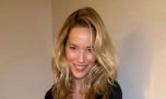 Luisana Lopilato compartió su look effortless para salir de gira con Michael Bublé y su familia: blazer, jean wide leg y zapatillas