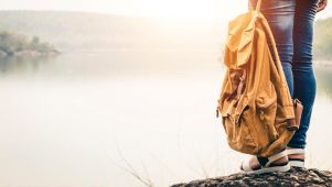 Saber soltar, la historia de la mochila y el río