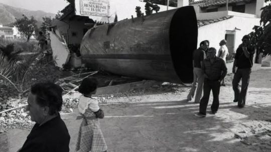 La catástrofe de Los Alfaques: el recuerdo tenebroso que reavivó la tragedia del incendio en Almería