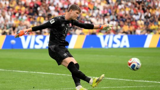 Argentina vs Suiza: quién es Gregor Kobel, el arquero que busca frenar a Lionel Messi