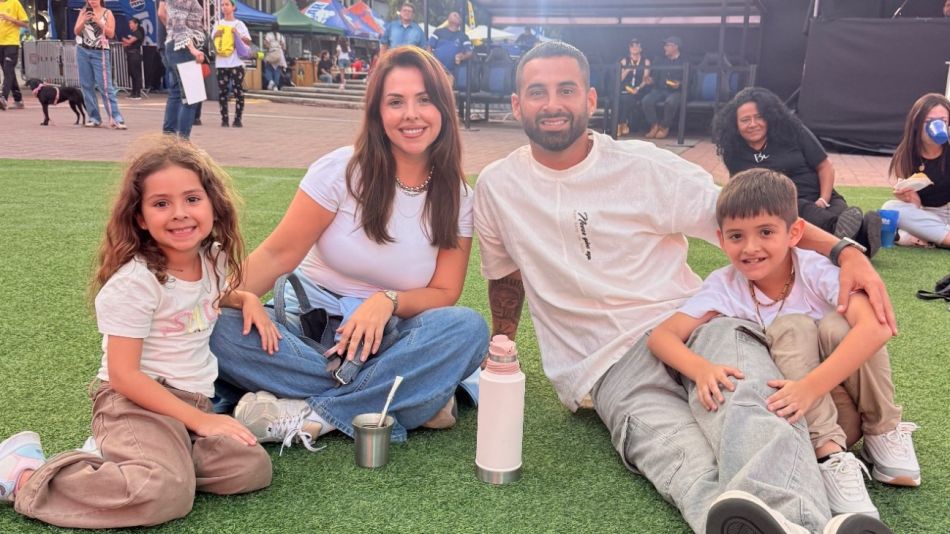 Lucas Trejo, su esposa Yani Maranella y sus hijos Ainhoa y Aaron 