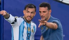 Leandro Paredes y Lionel Scaloni