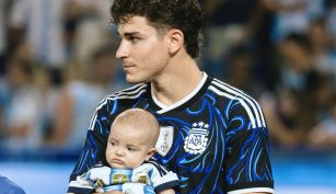 Julian Alvarez y su hijo Amadeo