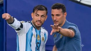 Leandro Paredes y Lionel Scaloni