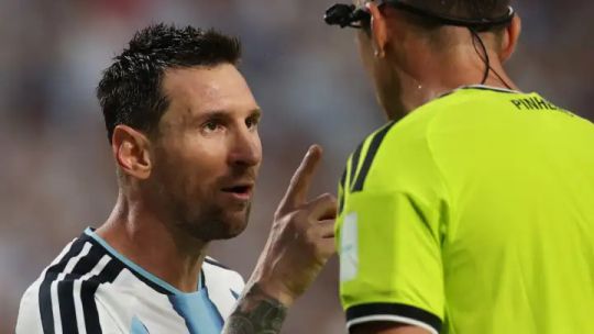 El dedo de Messi en el Mundial 2026: "A mí hablame bien, no faltés el respeto..."