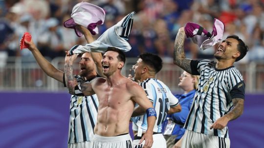 Argentina vs Inglaterra: el choque entre la Selección "apolítica" y el partido más político de nuestra historia