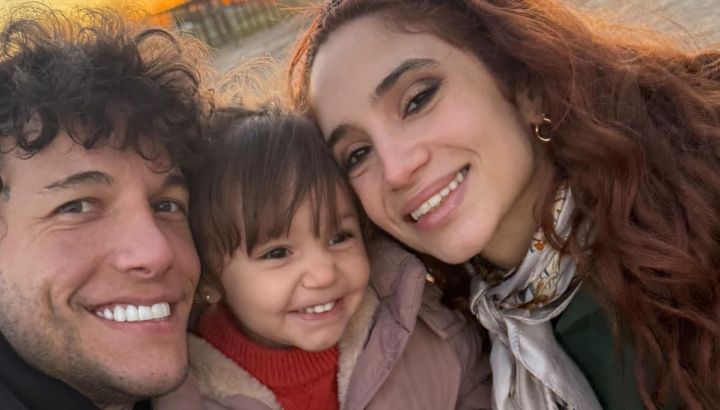 Así es la habitación de juegos de Venezia, la hija de Melody Luz y Alex Cannigia: cocina XL, heladera y sillas estilo campestre