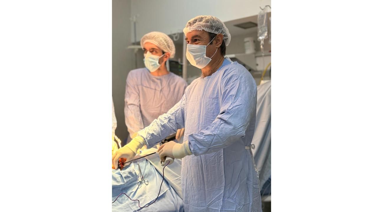 Dr. Fernando Mías: Uno de los Pioneros en cirugía urológica Laparoscópica en Argentina