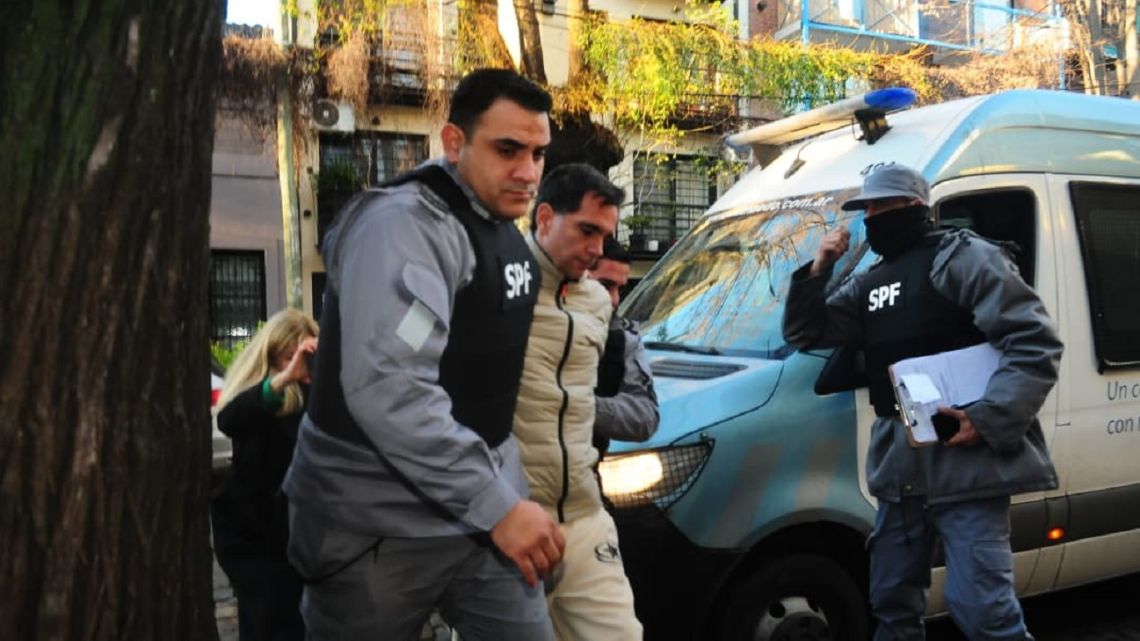 Tras haber sido detenido con 2,4 millones de dólares y drogas, Facundo Leal se negó a declarar ante la Justicia Tras haber sido detenido con 2,4 millones de dólares y drogas, Facundo Leal se negó a declarar ante la Justicia
