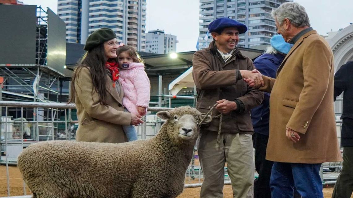 Nicolás Pino espera a Milei en Palermo: Siempre que viene un presidente, trae noticias