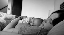 Se habla cada vez más de maternidad. ¿Por qué seguimos hablando tan poco de las mamás?