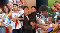 Los jugadores de la Selección Argentina junto a sus hijos