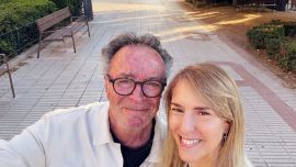 Así es la cocina de Oscar Martínez y Marina Borenztein en Marbella: doble piso, deco oliva y muebles shaker