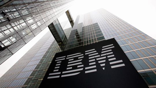 Se hundieron hasta 25% las acciones de IBM en Wall Street: los motivos del derrumbe 