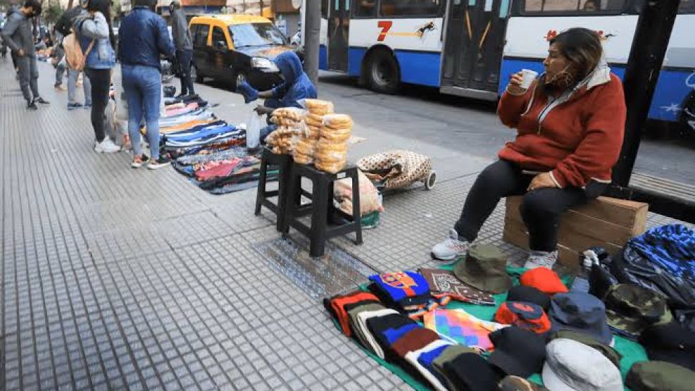 El comercio ilegal representa hasta el 8% del PBI en Argentina.  