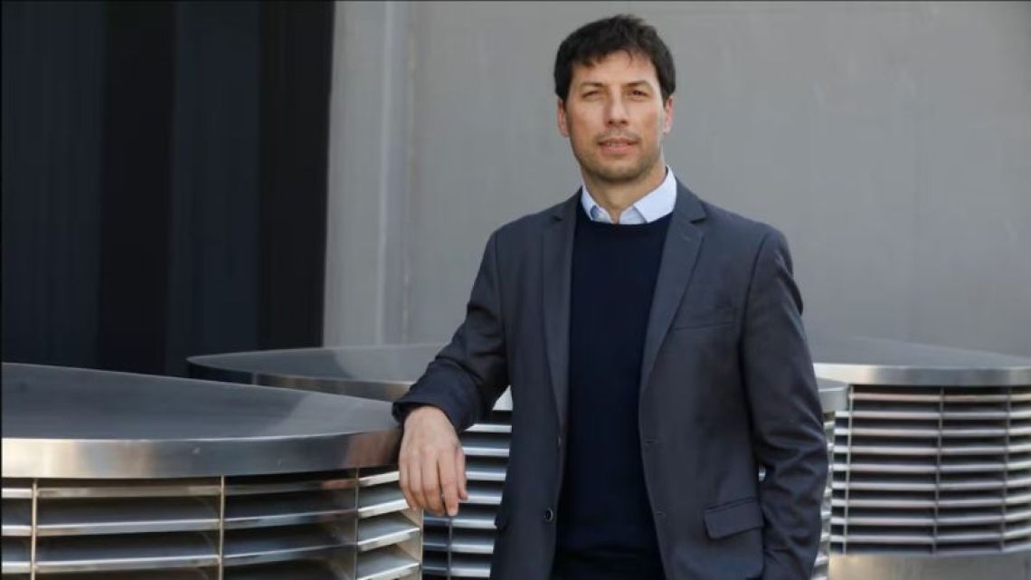 Dólar, reservas e inversión: las luces amarillas que aparecen en el programa económico