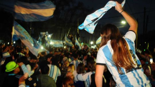 El país entero es una fiesta tras la épica victoria de Argentina ante Inglaterra