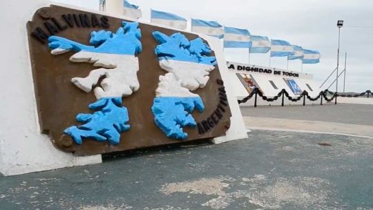 Milei prepara una ley para sancionar a empresas mientras busca abrir una negociación con Reino Unido