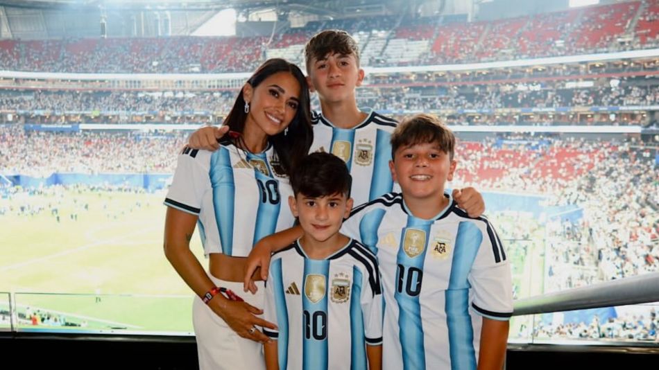 Antonela Roccuzzo y sus hijos