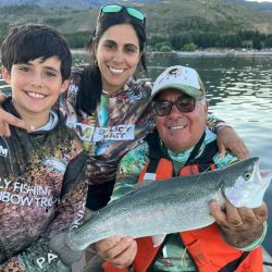Seleccionamos 25 destinos de todo el país donde la pesca deportiva se complementa con atractivos naturales, propuestas culturales, gastronomía y actividades recreativas.