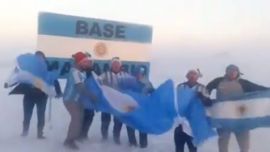 La Antártida se tiñó de celeste y blanco.