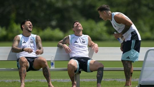Argentina prepara la Final del Mundo relajado y a pura sonrisa: Nueva York y España esperan por Messi 