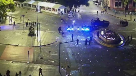 Festejos por Argentina en Córdoba: 30 detenidos, cinco policías heridos y más de 300 mil botellas secuestradas